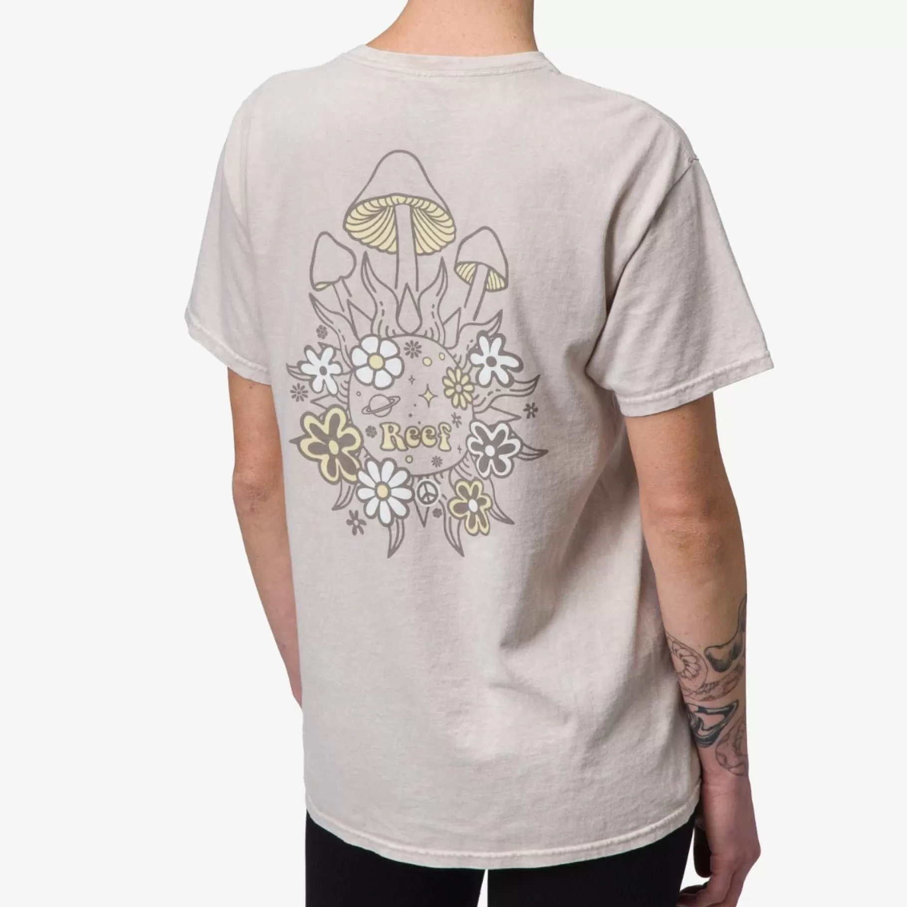 Women REEF T-Shirts>Far Out Short Sleeve Washed Tee