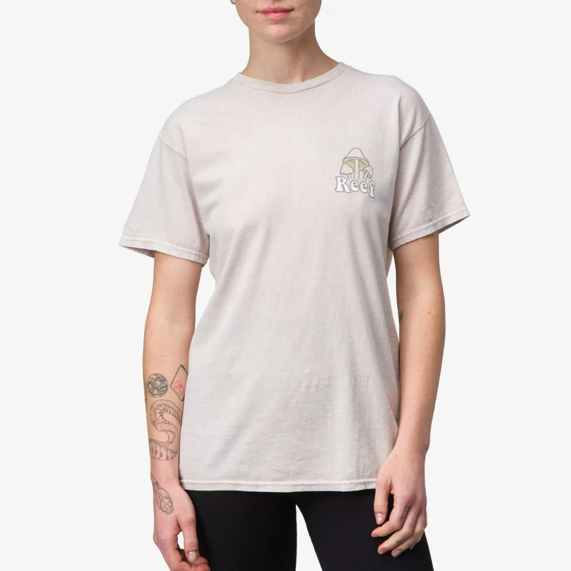 Women REEF T-Shirts>Far Out Short Sleeve Washed Tee